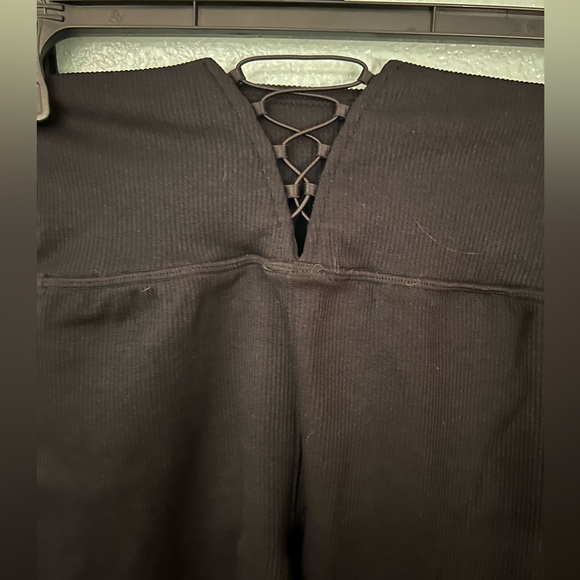 Fabletics High-Waisted Seamless Rib Legging - Picture 4 of 5